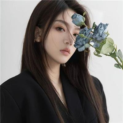 夺回人生后,被冷面男配宠翻